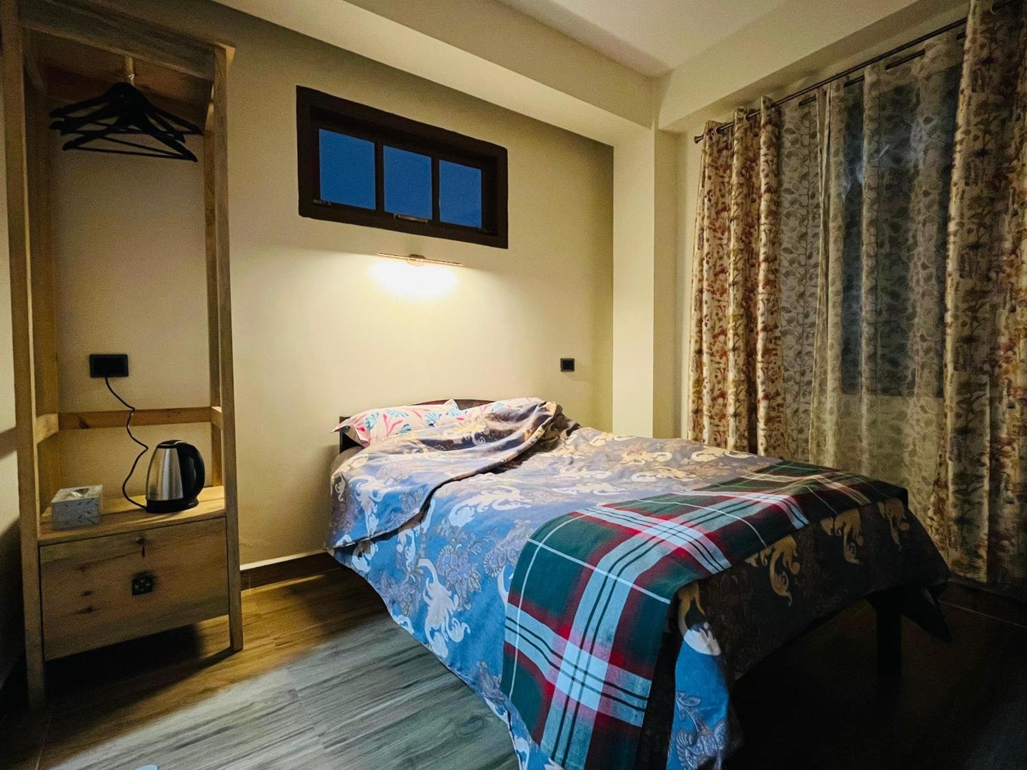 Apple Cherry Pine Homestay